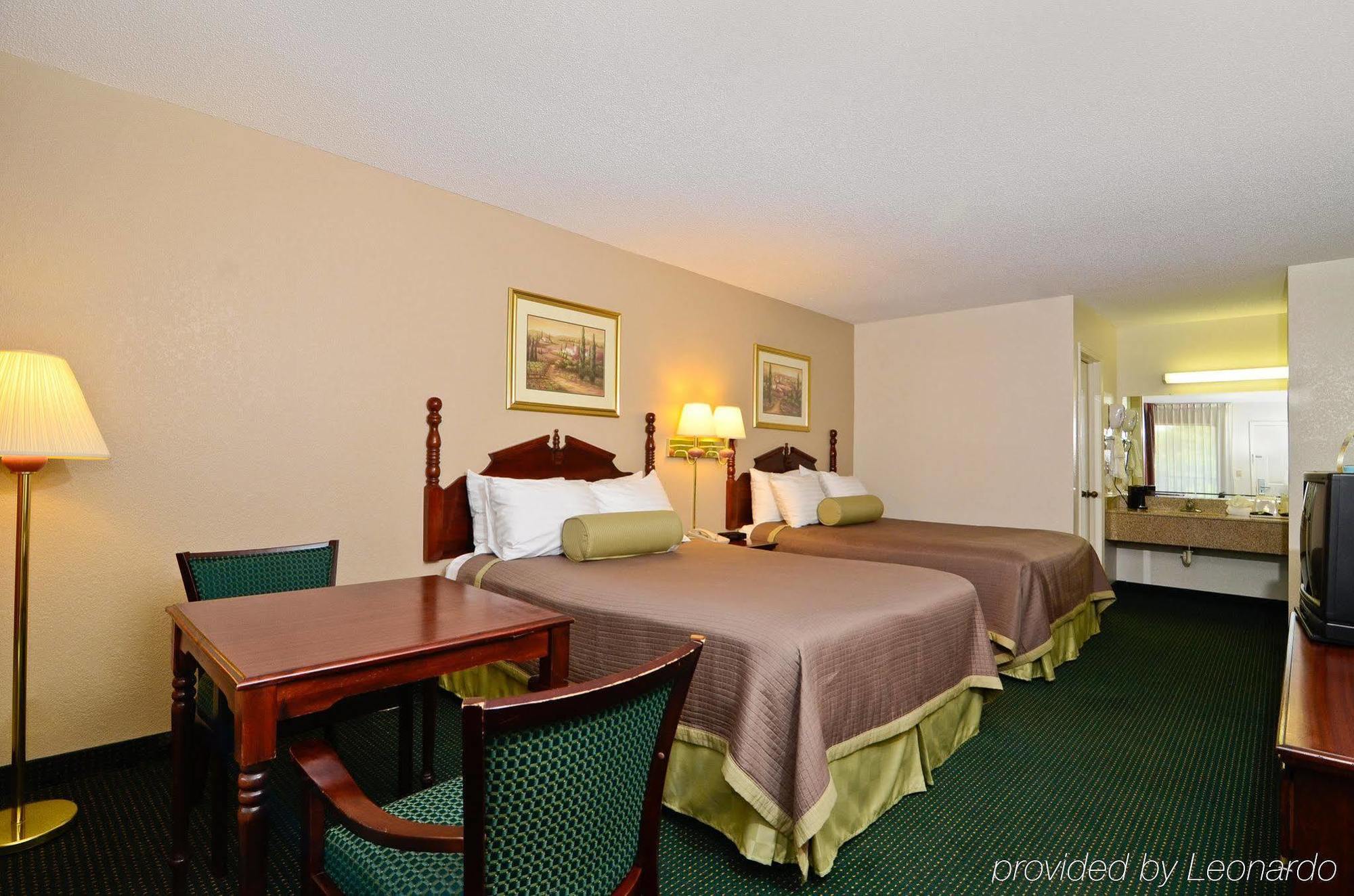 Travelers Inn & Suites - Memphis Room photo